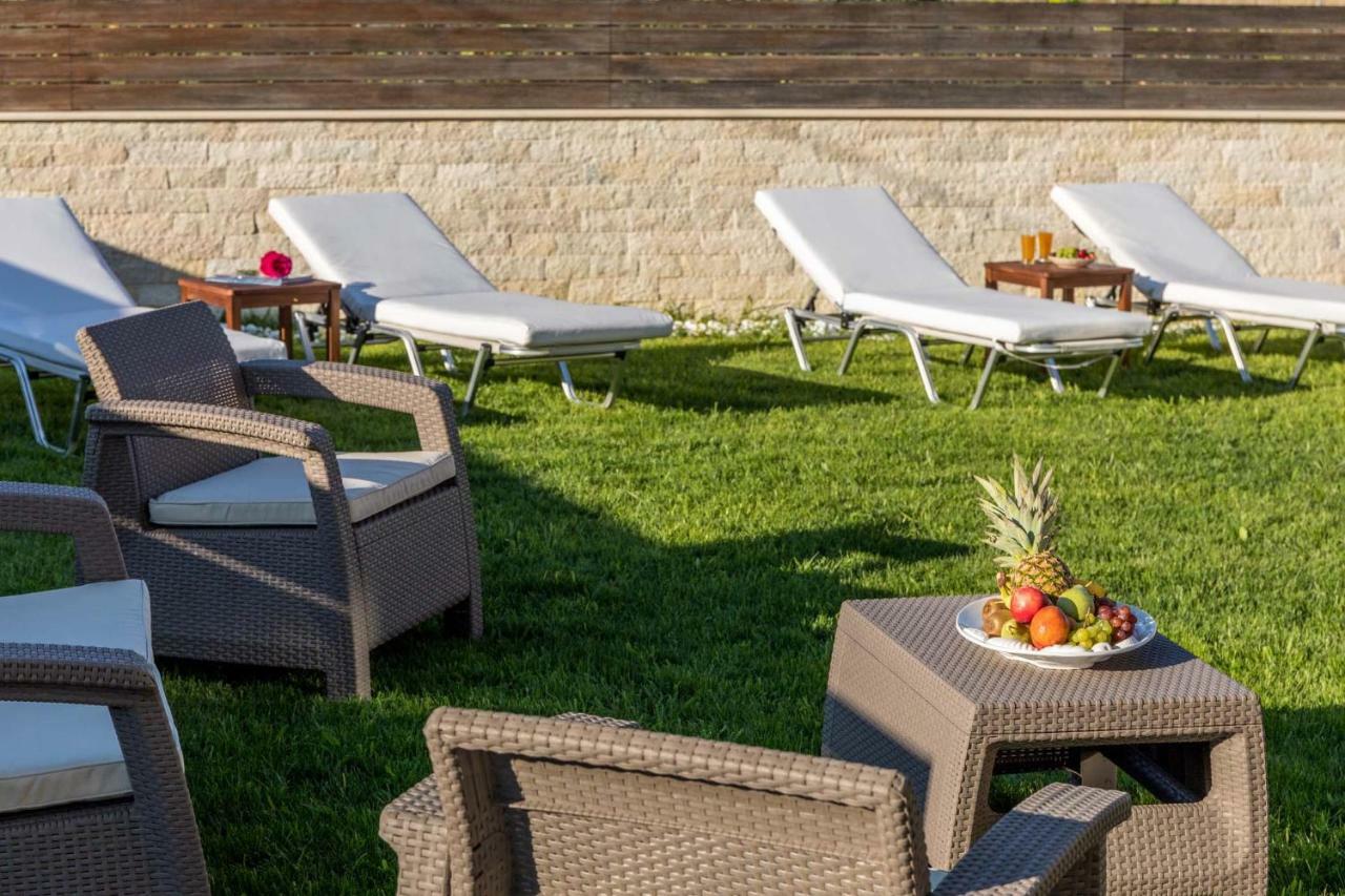 Villa Nissos Línia Kültér fotó